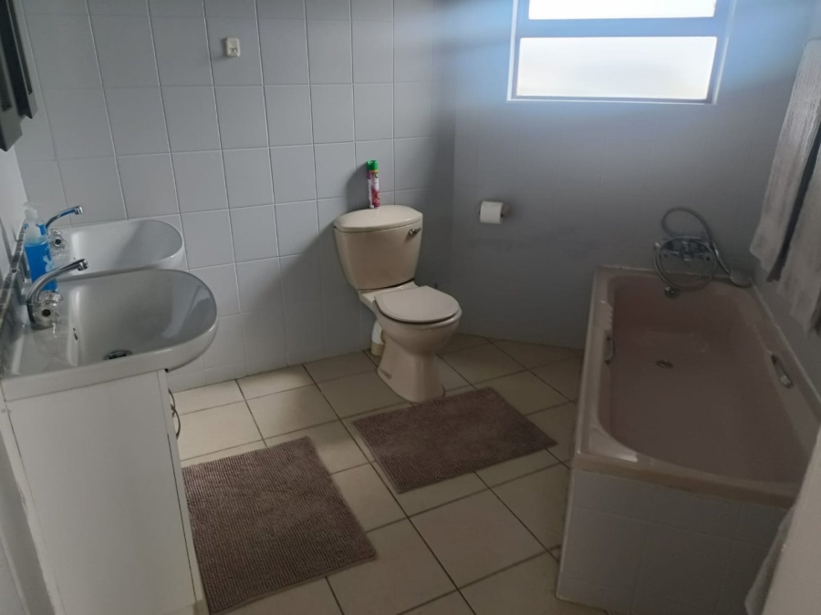 5 Bedroom Property for Sale in De Bakke Western Cape